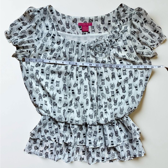 Sunny Leigh Black and White Chair Pattern Blouse - Picture 4 of 4